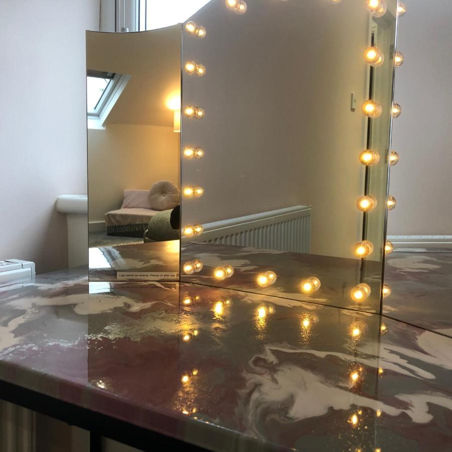 Cool, Calm & Contractor-Approved - Summer Stays Open - Apartment D Gillingham  Esterno foto