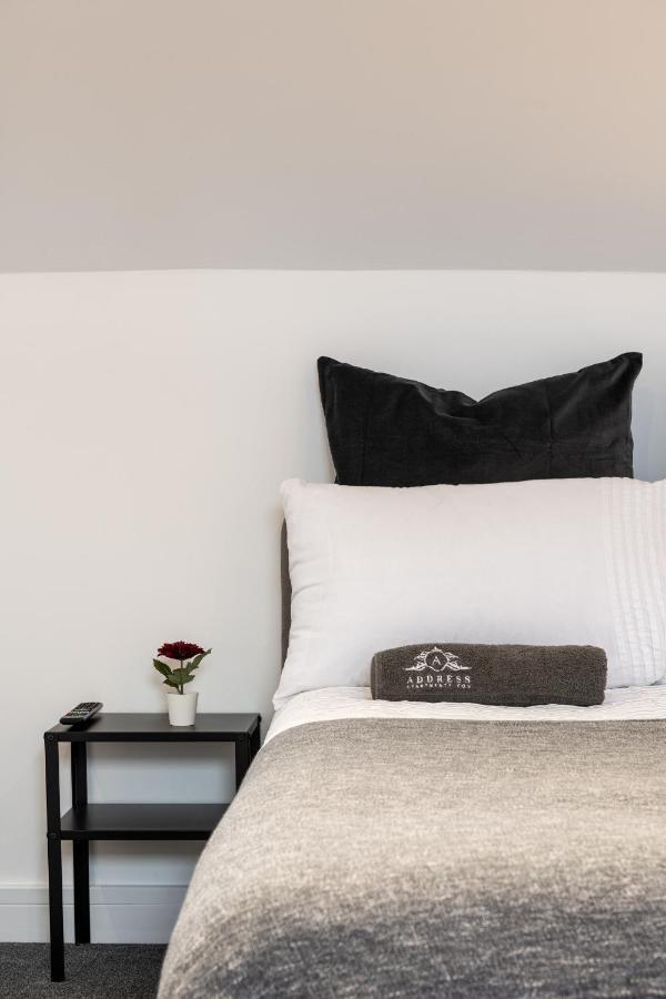 Cool, Calm & Contractor-Approved - Summer Stays Open - Apartment D Gillingham  Esterno foto