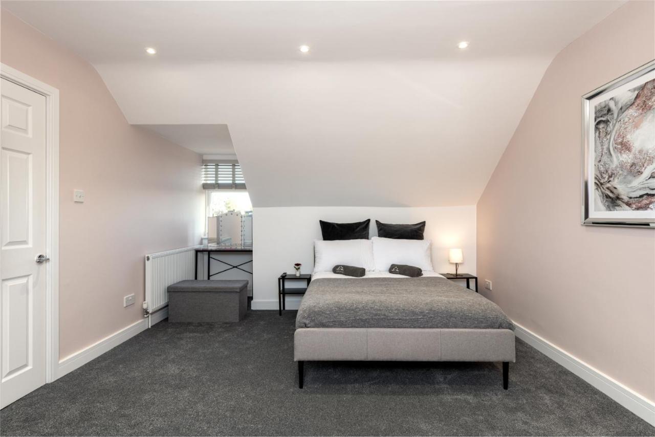 Cool, Calm & Contractor-Approved - Summer Stays Open - Apartment D Gillingham  Esterno foto